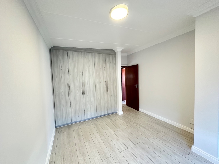 4 Bedroom Property for Sale in Hartenbos Heuwels Western Cape